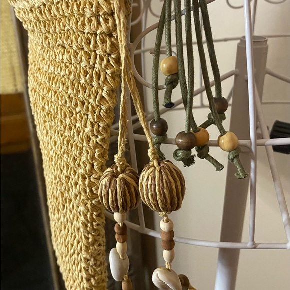 Sun -N- Sand Beaded Pukka Shell shoulder bag - Picture 4 of 7